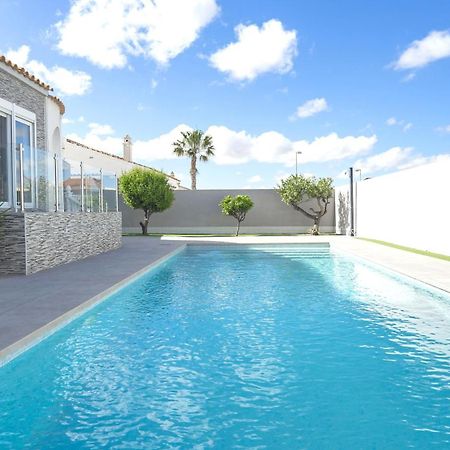 Modern Detached 4 Bed 3 Bath Villa With Private Pool Close To All Amenities Villamartin  Exterior foto