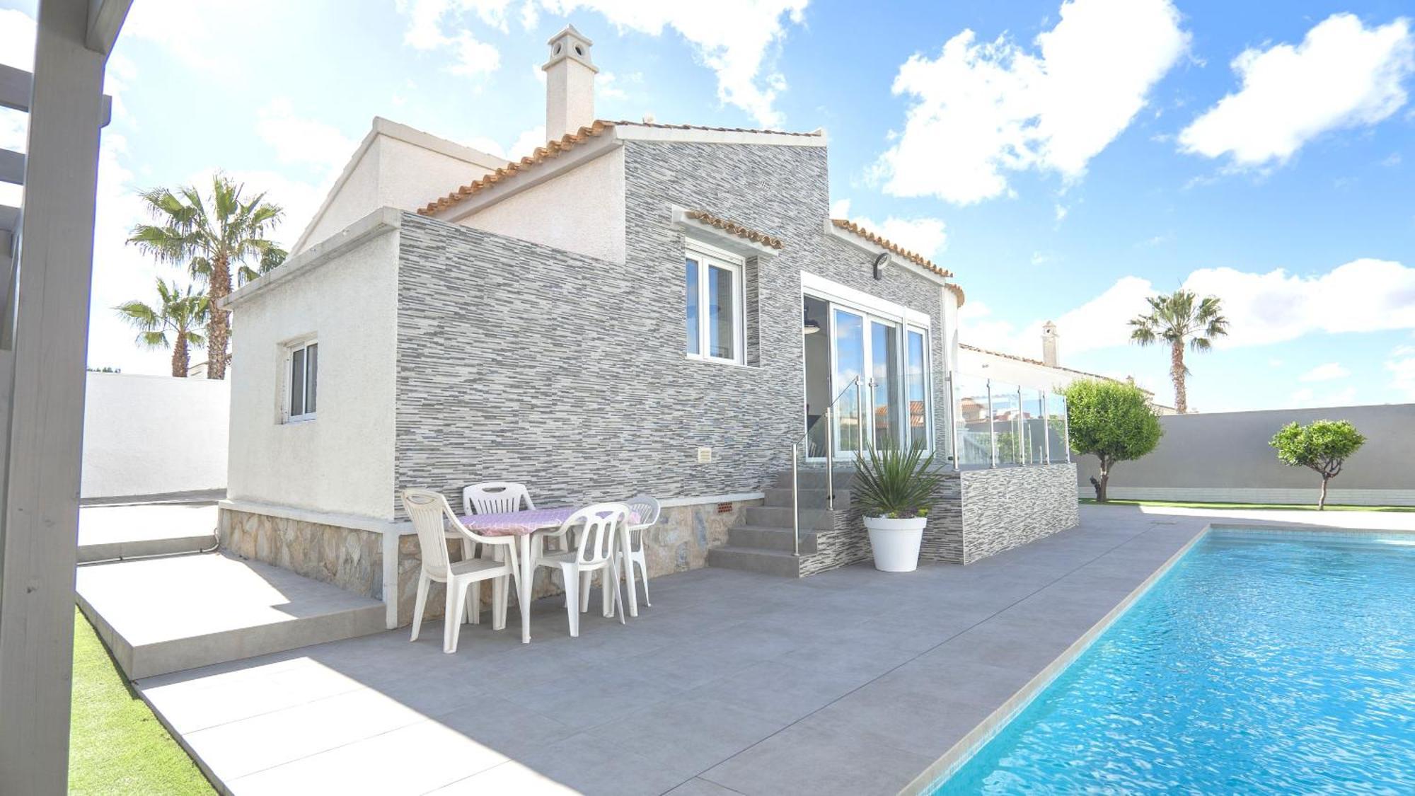 Modern Detached 4 Bed 3 Bath Villa With Private Pool Close To All Amenities Villamartin  Exterior foto
