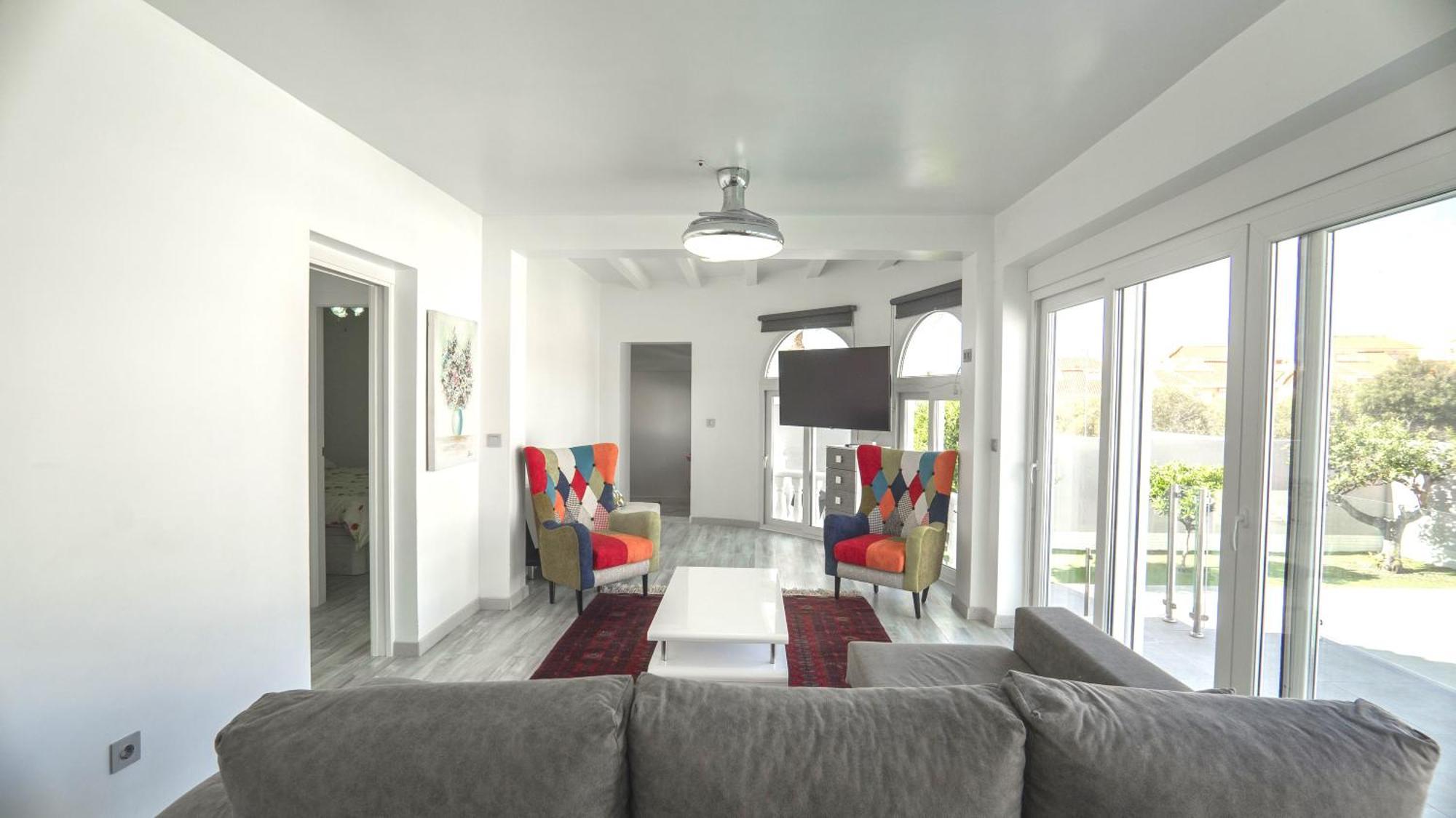Modern Detached 4 Bed 3 Bath Villa With Private Pool Close To All Amenities Villamartin  Exterior foto