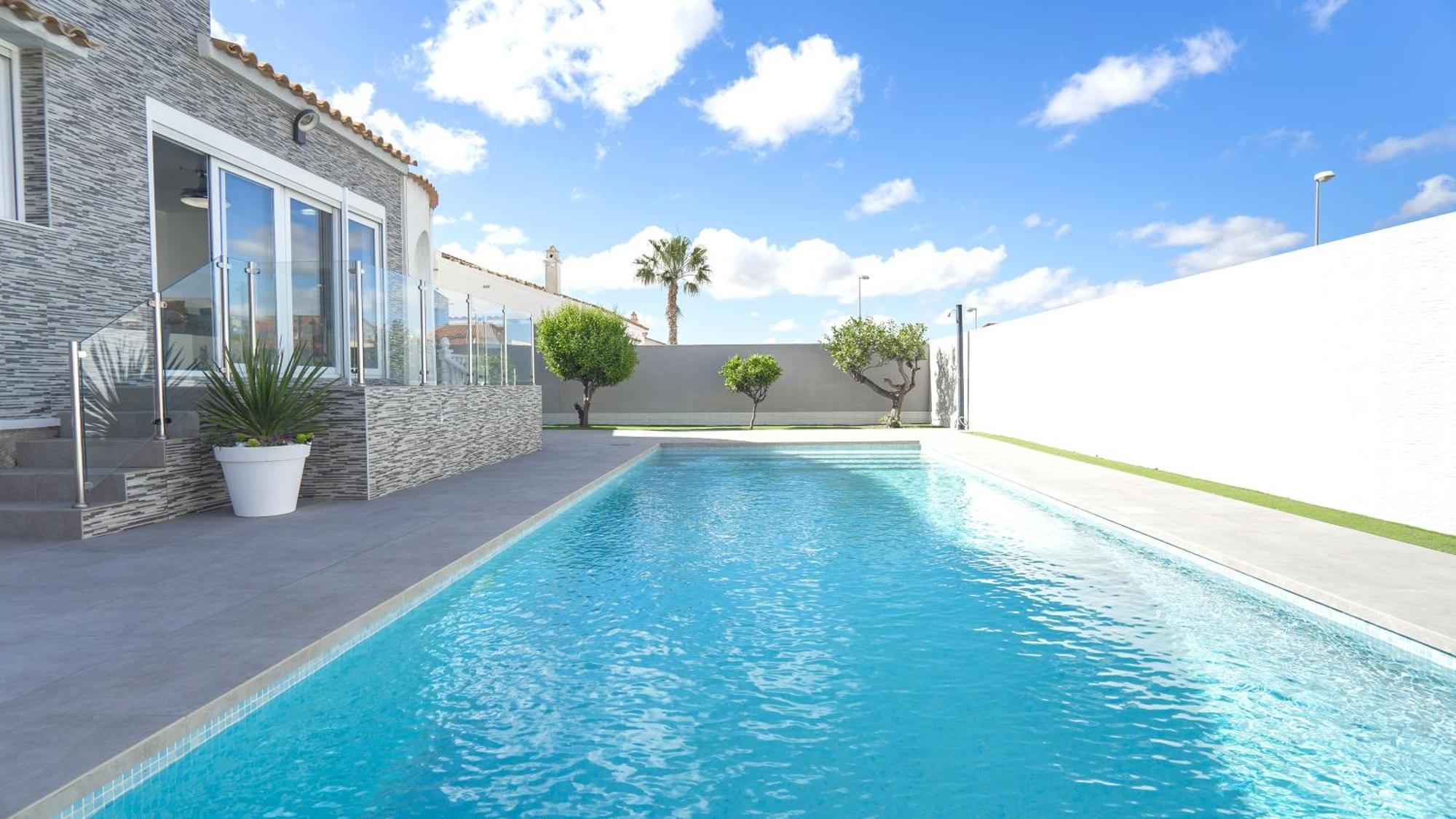 Modern Detached 4 Bed 3 Bath Villa With Private Pool Close To All Amenities Villamartin  Exterior foto