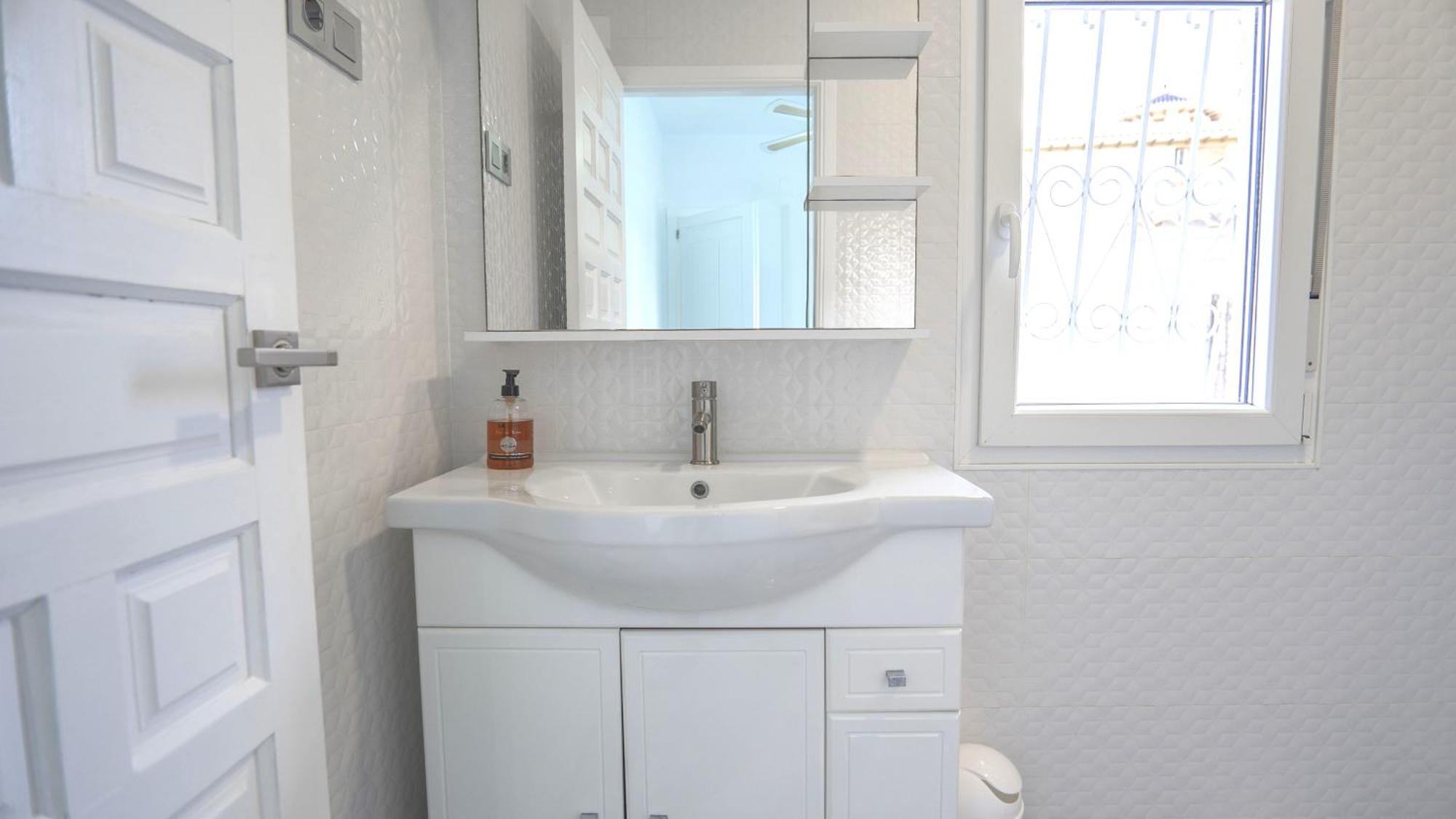 Modern Detached 4 Bed 3 Bath Villa With Private Pool Close To All Amenities Villamartin  Exterior foto