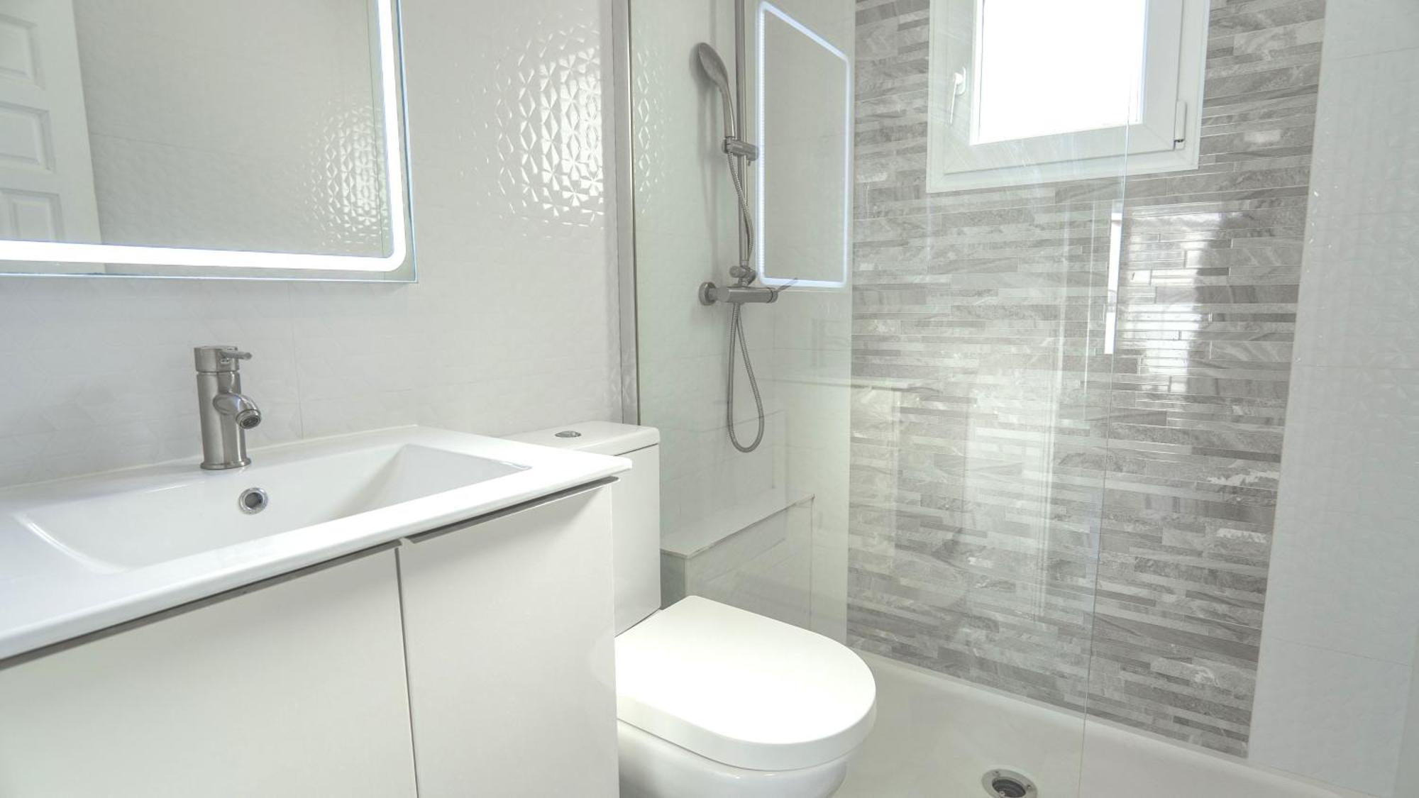 Modern Detached 4 Bed 3 Bath Villa With Private Pool Close To All Amenities Villamartin  Exterior foto
